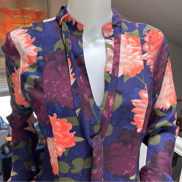 💜Guess💜 NWOT Floral Flirty Fully Lined Long Sleeve Dress  Size 6 - Picture 7 of 13